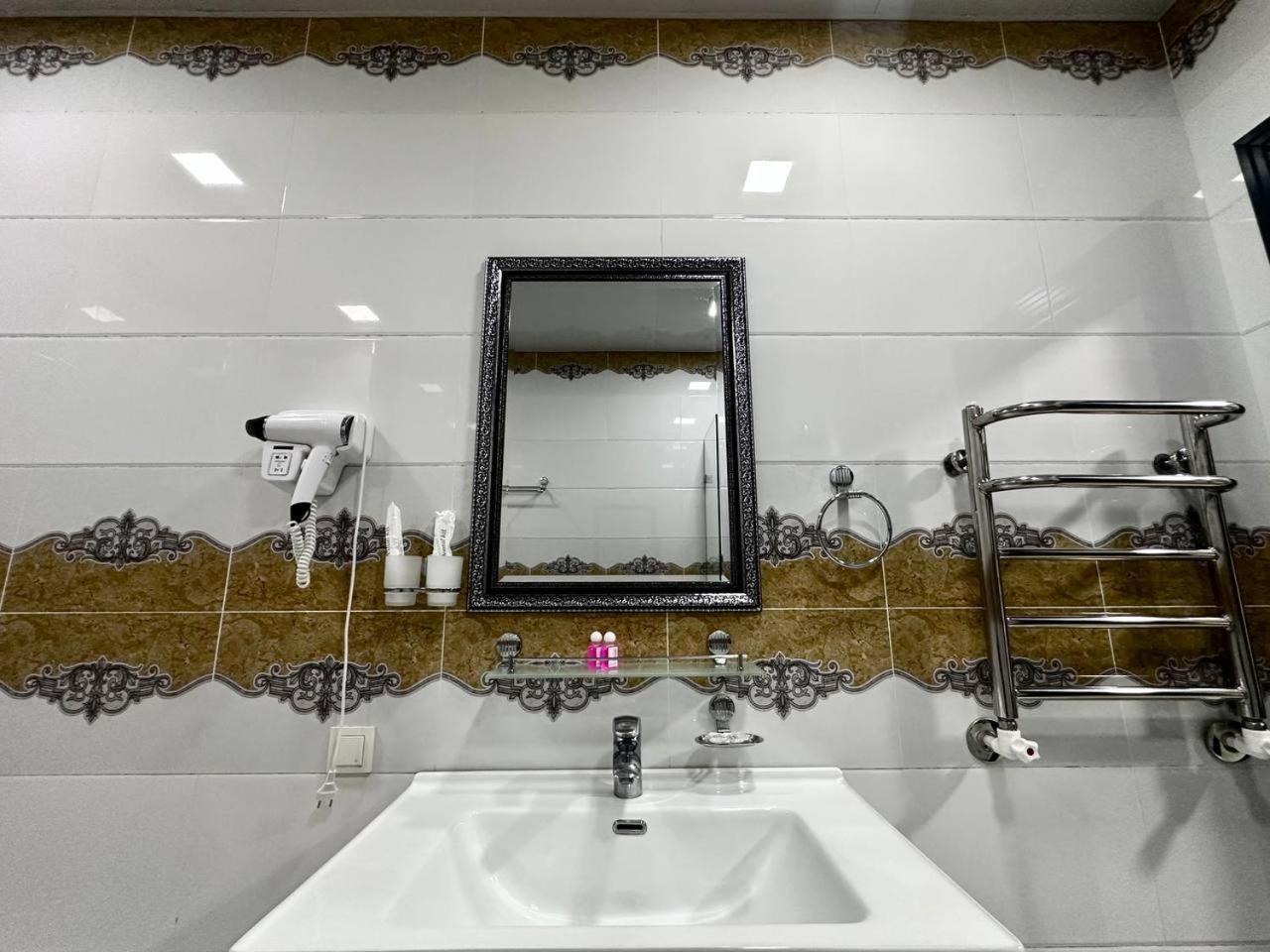 Izza Palace Hotel 150Mbs Wifi Ташкент Екстериор снимка